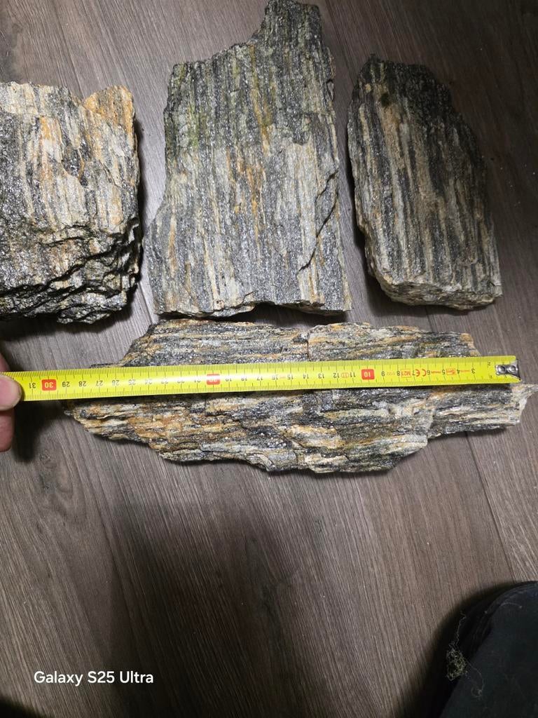 Te koop: 30 kg aquarium stenen (leisteen / schist), Ophalen, Gebruikt