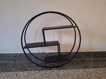 Wandplank beschikbaar voor biedingen