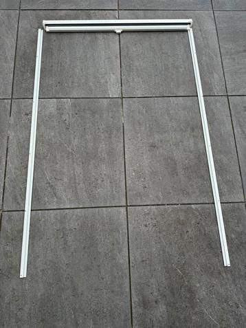 Horren in goede staat 2 stuks 88 x 140 cm beschikbaar voor biedingen