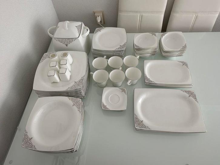 Karaca servis tabağı / borden 48 stuks, Huis en Inrichting, Keuken | Servies, Ophalen