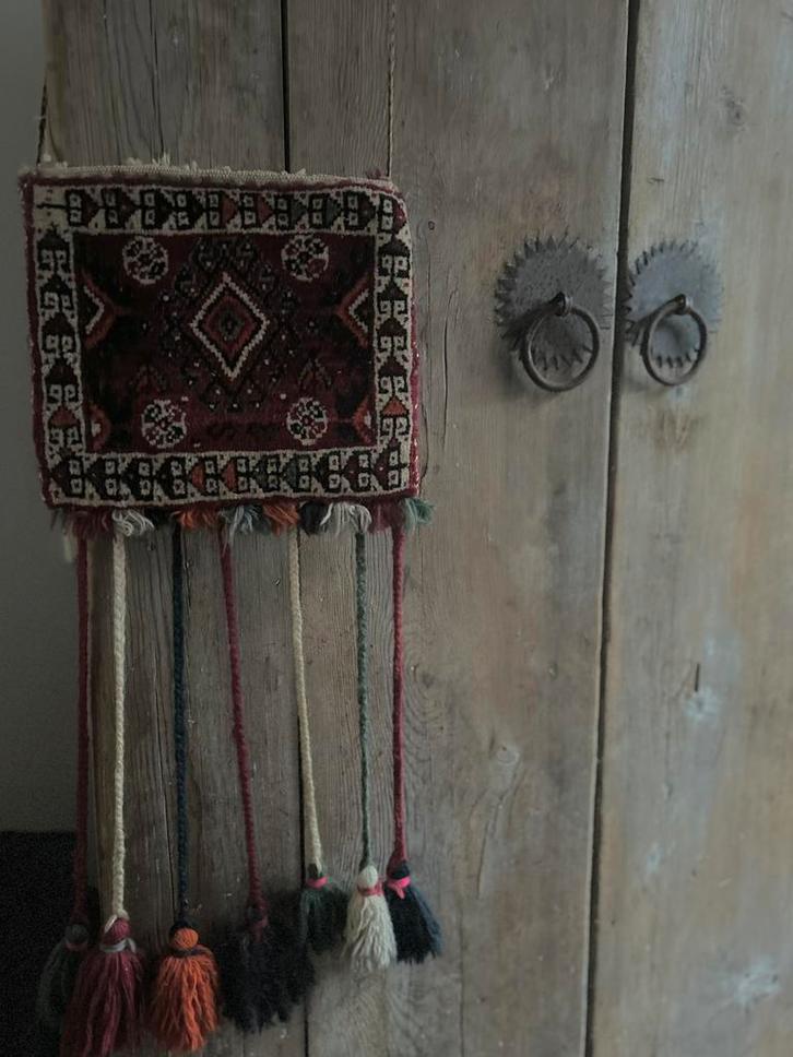 Oude Perzische kamelen tas met kwasten oosters, Antiek en Kunst, Antiek | Kleden en Textiel, Ophalen of Verzenden