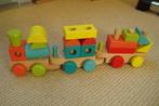 Trein hout stapelen en rijg koord met figuurtjes zie foto's, Ophalen of Verzenden, Zo goed als nieuw, Duw- of Trekspeelgoed