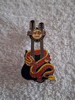 Hard Rock Cafe : HONG KONG , Emaille Dubbel Gitaar Pin, Verzenden, Zo goed als nieuw, Stad of Land, Speldje of Pin