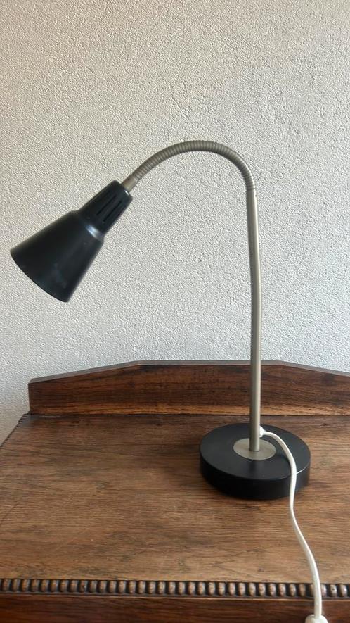 Ikea Kvart bureau/tafel lamp, zwart incl Led lampje, Huis en Inrichting, Lampen | Tafellampen, Zo goed als nieuw, Minder dan 50 cm