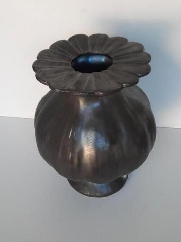 Villa Pottery vaas 'Sophie' , 24 cm hoog beschikbaar voor biedingen