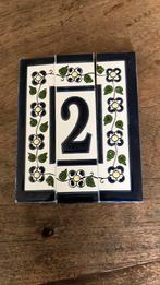 Huisnummer tegel 2, Huis en Inrichting, Ophalen of Verzenden, Gebruikt