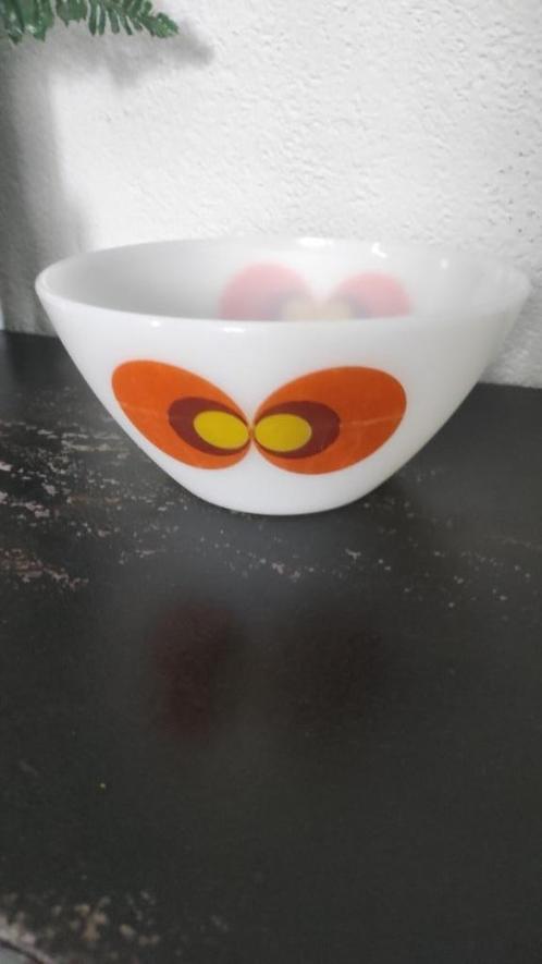 Vintage schaal melkglas Jena Glas pauwenogen, Huis en Inrichting, Keuken | Servies, Gebruikt, Schaal of Schalen, Overige stijlen
