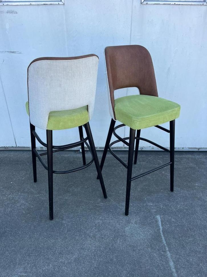 25 stuks luxe horeca bistro restaurant barkrukken, Huis en Inrichting, Barkrukken, Zo goed als nieuw, 60 tot 90 cm, Hout, Leer