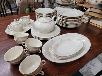 Elfenbein servies onderdelen  beschikbaar voor biedingen