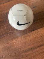 Nike bal (wit size 5) als nieuw, Sport en Fitness, Voetbal, Ophalen of Verzenden, Zo goed als nieuw, Bal