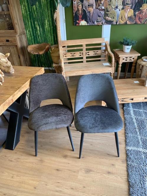 Stoel Esmee in velvet stof, de laatste 2 in aanbieding p.st., Huis en Inrichting, Stoelen, Nieuw, Metaal, Stof, Ophalen of Verzenden