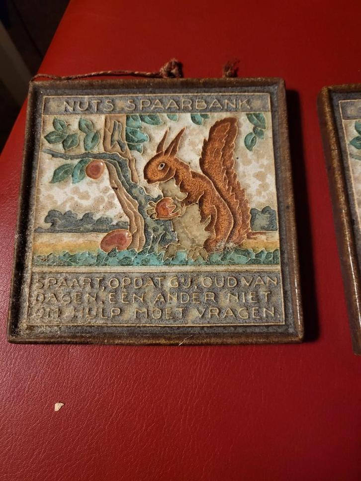 Oude Nuts Spaarbank Tegel, Antiek en Kunst, Antiek | Wandborden en Tegels, Ophalen of Verzenden