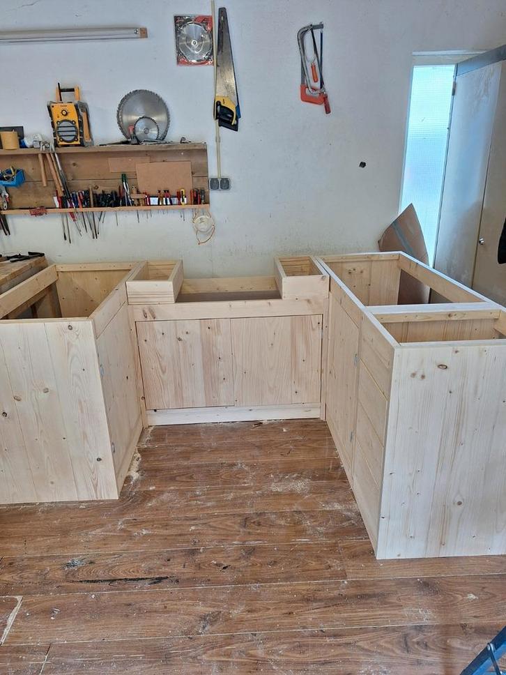 Keukenblok van terug gedroogd en geschaafd hout, Huis en Inrichting, Keuken | Keukenelementen, Nieuw, Ophalen of Verzenden