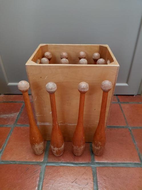 12 Vintage houten jongleerstokken - gymnastiek clubs en KIST, Antiek en Kunst, Curiosa en Brocante, Ophalen of Verzenden
