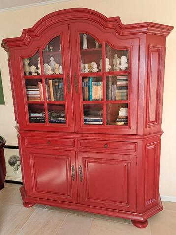 Prachtige vintage rode buffetkast/vitrinekast. Gratis. beschikbaar voor biedingen