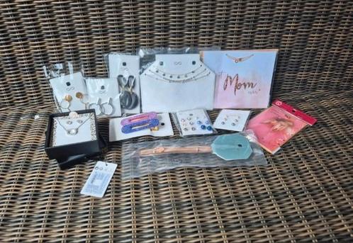 Partij nieuwe sieraden – Kruidvat – 11+ stuks – Nieuw in ver, Sieraden, Tassen en Uiterlijk, Overige Accessoires, Nieuw, Ophalen of Verzenden
