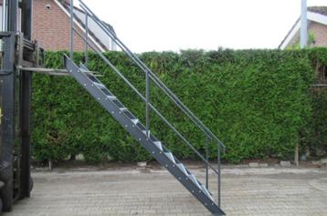 04146 Stalen trap hoogte 220cm. Gebruikt. beschikbaar voor biedingen