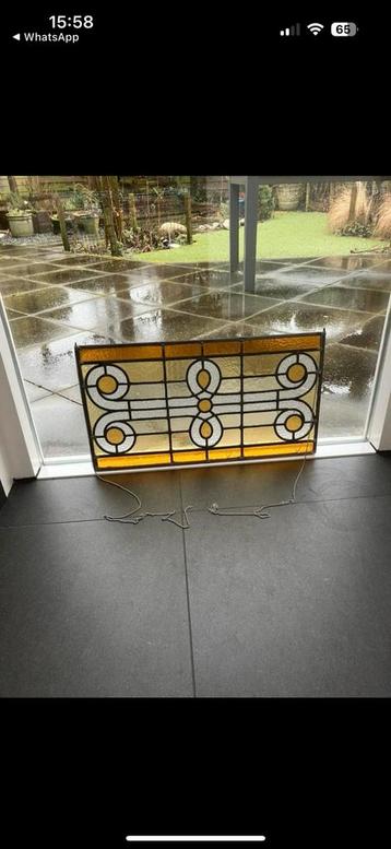 Antiek glas in lood beschikbaar voor biedingen