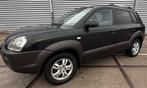 Hyundai Tucson 2.0i dynamic (apk 28-10-2026)(NAP), Auto's, Stof, Zwart, 4 cilinders, USB