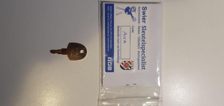 Axa sleutel universeel 3990 voor 3309/3319/3012/3015/3016, Doe-het-zelf en Verbouw, Hang- en Sluitwerk, Nieuw, Ophalen of Verzenden