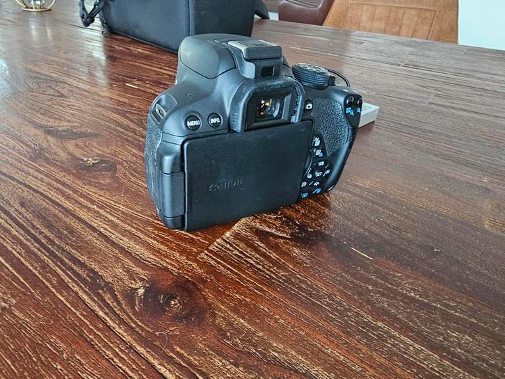 Canon eos 700D, Fietsen en Brommers, Brommers | Tomos, Zo goed als nieuw, Overige modellen, Ophalen