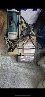Bosch gbm 23-2, Doe-het-zelf en Verbouw, Gereedschap | Boormachines, Ophalen of Verzenden, Zo goed als nieuw, 600 watt of meer