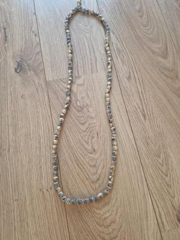 Antieke mala van terracotta beschikbaar voor biedingen