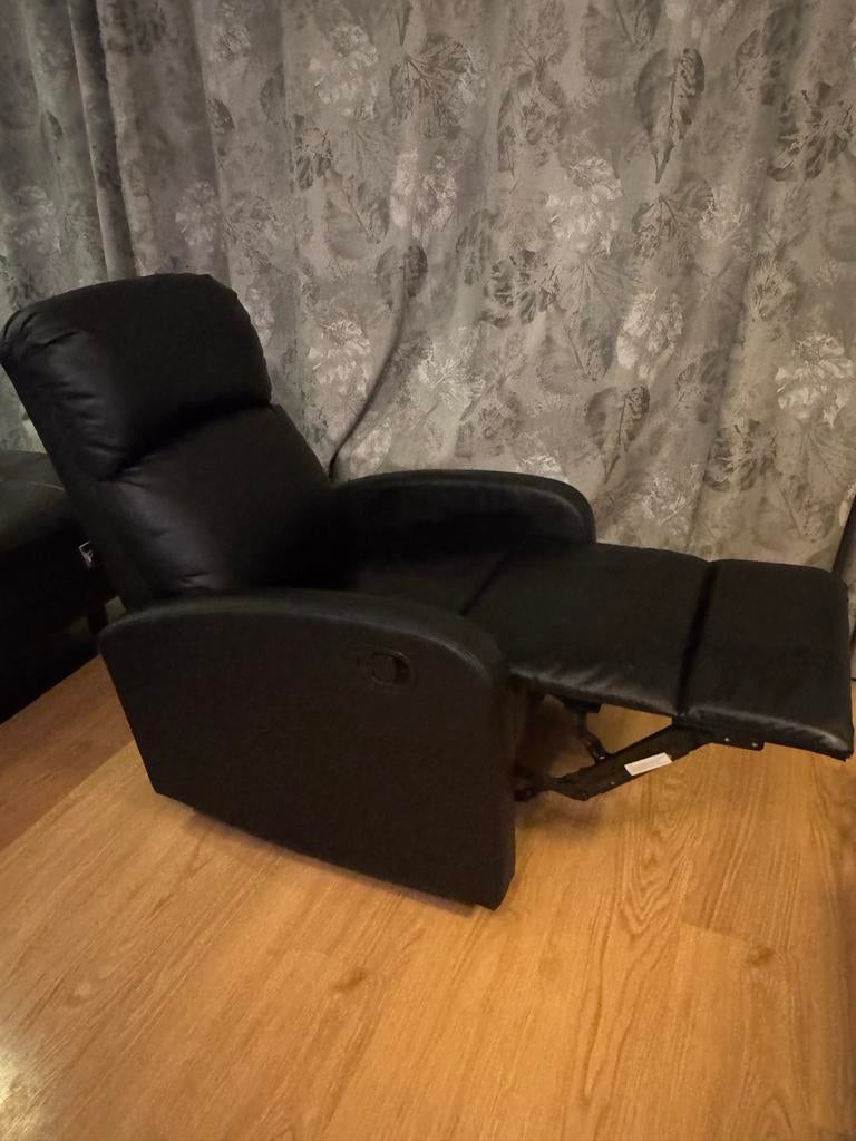 Zwarte massage stoel - Relax en comfort!, Minder dan 75 cm, Leer, Ophalen of Verzenden, Zo goed als nieuw
