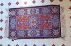 Oosters kleedje 100 x 60 cm te koop. 50 jaar oud., Huis en Inrichting, Ophalen of Verzenden, Gebruikt, Rechthoekig