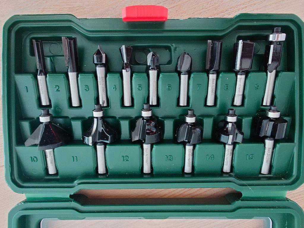 Bosch Houtfrezen Set - 8 mm schacht - 15-delig, Ophalen, Overige soorten, Nieuw, Bosch