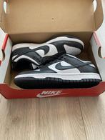 Nike Dunk Low Panda (White/Black) – Maat 37.5 – Nieuw, Kleding | Dames, Schoenen, Ophalen, Overige kleuren, Nike, Nieuw