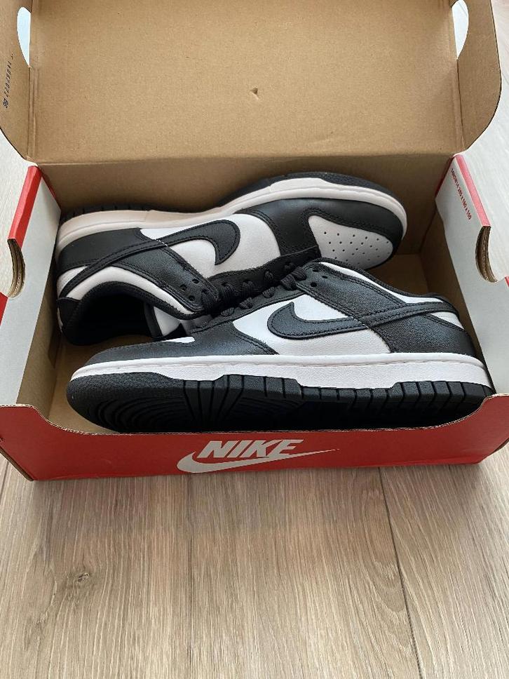 Nike Dunk Low Panda (White/Black) – Maat 37.5 – Nieuw, Kleding | Dames, Schoenen, Nieuw, Sneakers of Gympen, Overige kleuren, Ophalen