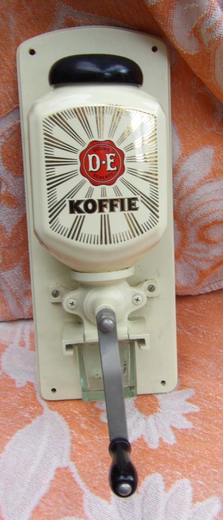 Douwe Egberts koffiemolen/ brocante koffiemolen/ wandmodel, Antiek en Kunst, Antiek | Keukenbenodigdheden, Ophalen of Verzenden