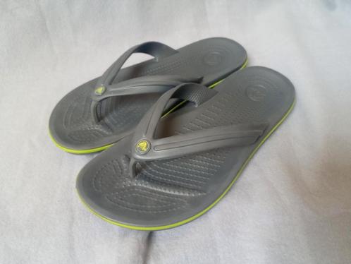 Grijze crocs slippers maat 39, Kinderen en Baby's, Kinderkleding | Schoenen en Sokken, Zo goed als nieuw, Overige typen, Jongen