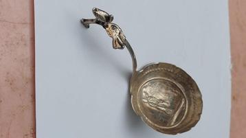 Antiek  fries zilveren roomlepel uit1825. Harlingen, yskamp  beschikbaar voor biedingen