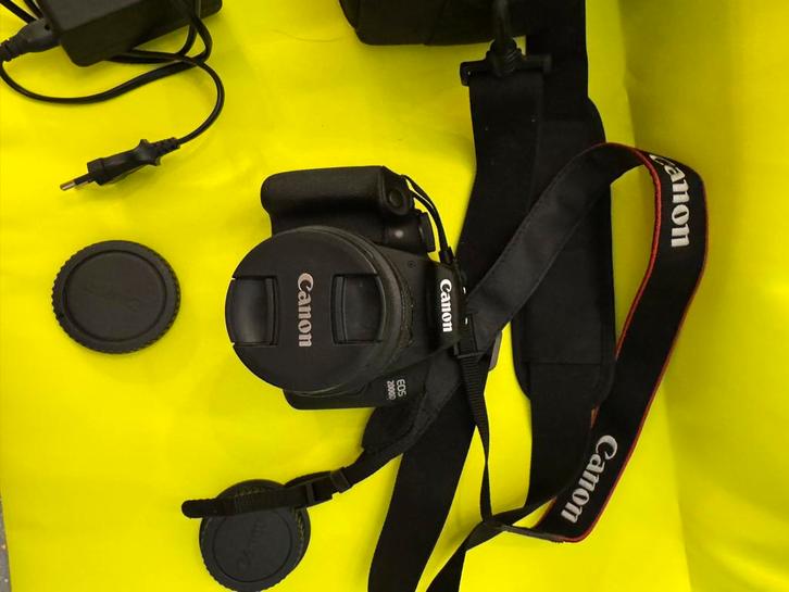 Canon EOS 2000D + 18-55mm Kit + Extra's, Audio, Tv en Foto, Fotocamera's Digitaal, Gebruikt, Spiegelreflex, Canon, Minder dan 4 keer