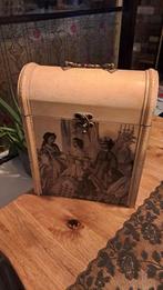 Houten vintage wijnkoffer met fototafreel aan beide zijde, Ophalen of Verzenden, Zo goed als nieuw, Hout, Minder dan 50 cm