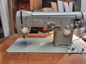 Necchi BU NORA vintage naaimachine beschikbaar voor biedingen