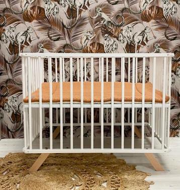 Cabino baby box inklapbaar met in hoogte verstelbare bodem beschikbaar voor biedingen
