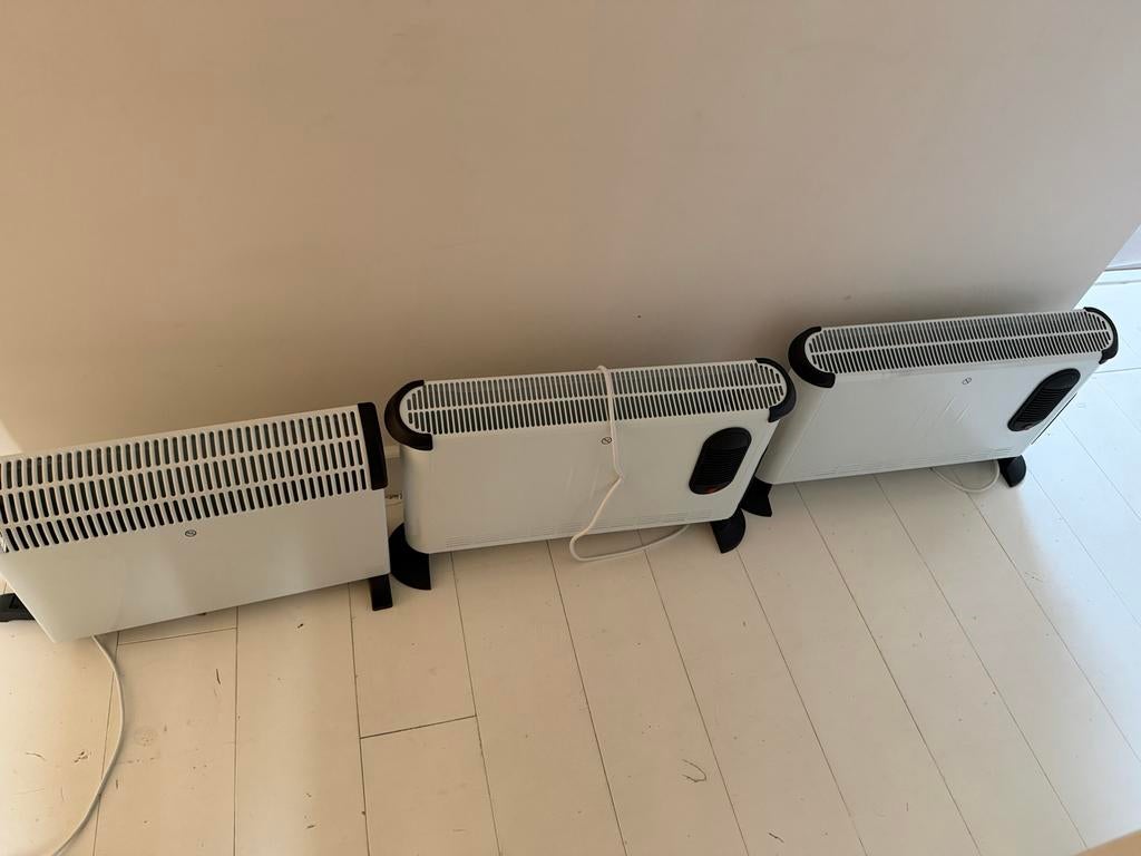 Perel Verwarming - 2x 3000W, 1x 2500W, Doe-het-zelf en Verbouw, Verwarming en Radiatoren, Ophalen, Gebruikt, Minder dan 30 cm