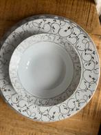 Porselienen service set, Huis en Inrichting, Keuken | Servies, Ophalen of Verzenden