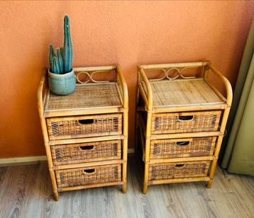 Rotan nachtkastjes met lades - set van 2 beschikbaar voor biedingen