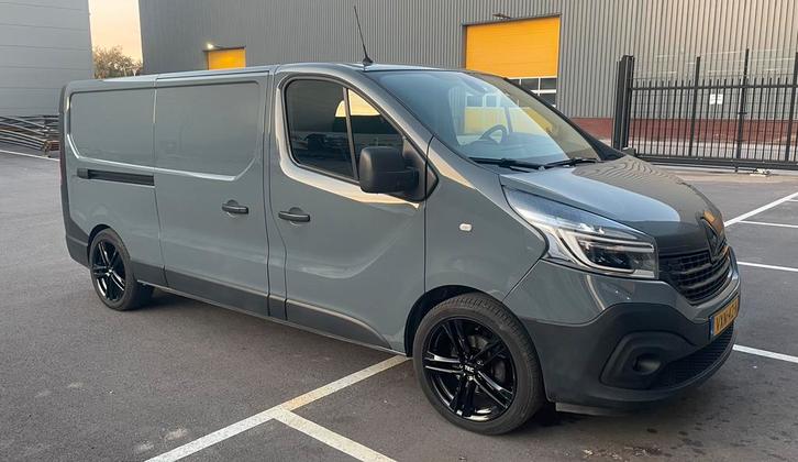 Renault Trafic GB 2.0 Energy dCi 120pk L2h1 T30 2021 Grijs, Auto's, Bestelauto's, Particulier, ABS, Achteruitrijcamera, Adaptive Cruise Control