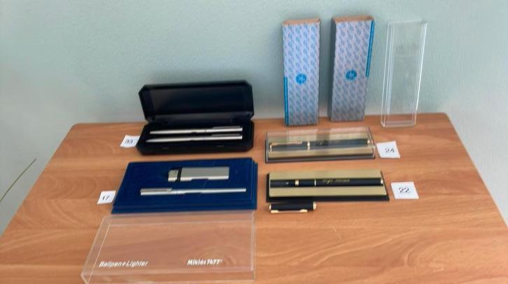 4 sets diverse pennen. Nieuw, Diversen, Schrijfwaren, Nieuw, Ophalen of Verzenden