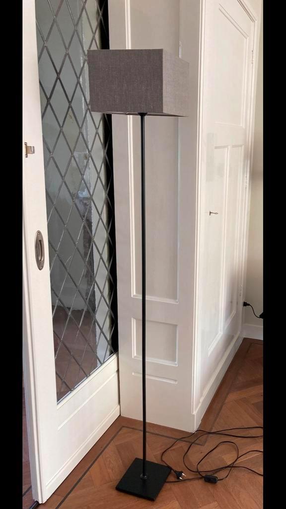 Zwarte metalen vloerlamp - staande lamp, zware kwaliteit, Huis en Inrichting, Lampen | Vloerlampen, Gebruikt, 150 tot 200 cm, Metaal
