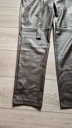 Nieuwe kunstleren broek bruin maat 44, Kleding | Dames, Broeken en Pantalons, Bruin, Maat 42/44 (L), Nieuw, Ophalen of Verzenden