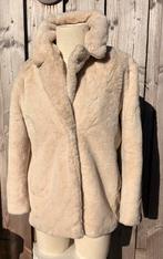 Faux Fur Zachte wintermantel Roomwit M, Ophalen of Verzenden, Zo goed als nieuw, Maat 38/40 (M), Wit