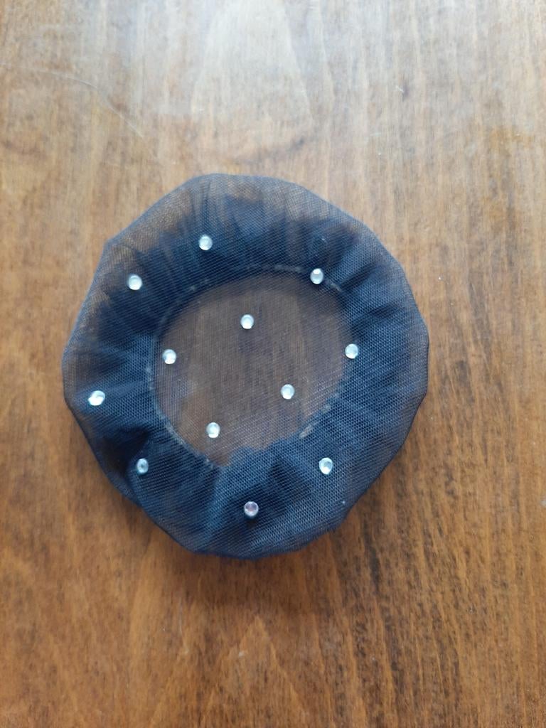 19 Haarnetjes met steentjes voor knot, Ophalen of Verzenden, Zo goed als nieuw, One size fits all