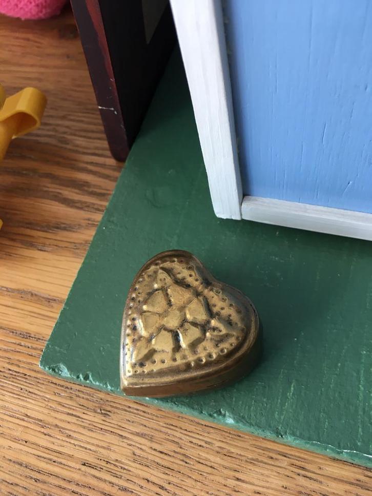 Pillen doosje “hartje”/ bloemetje., Antiek en Kunst, Curiosa en Brocante, Ophalen of Verzenden