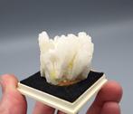 Celestien, Zwavel - Machow Mine, Polen (UV LW), Verzamelen, Mineralen en Fossielen, Ophalen of Verzenden, Mineraal